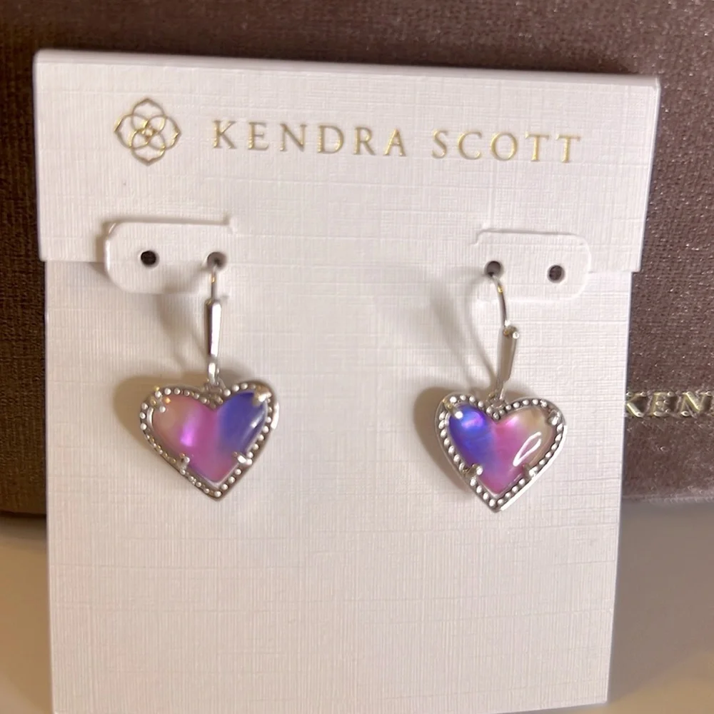 Kendra Scott Ari Heart Drop Earrings Watercolor Pearlized Clear Glass - Picture 6 of 8